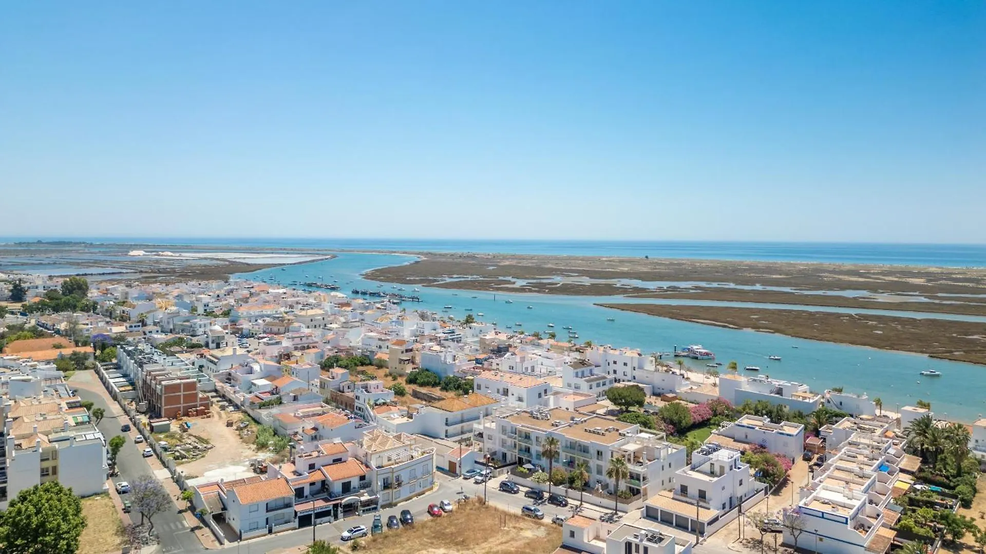 Apartment Andorinha-Pretty Holiday Home With Pool Santa Luzia