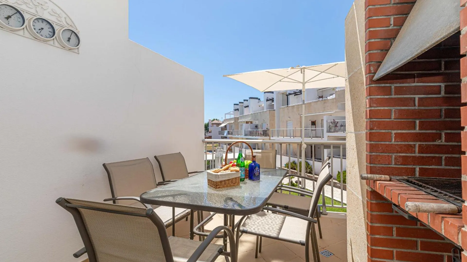 Apartment Andorinha-Pretty Holiday Home With Pool Santa Luzia  Portugal